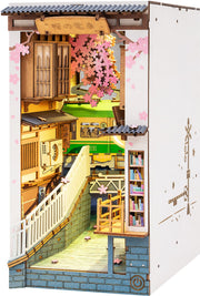DIY Miniature Bookend: Sakura Tram